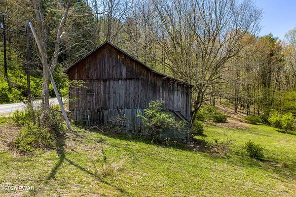 11 Acres of Land for Sale in Beach Lake, Pennsylvania