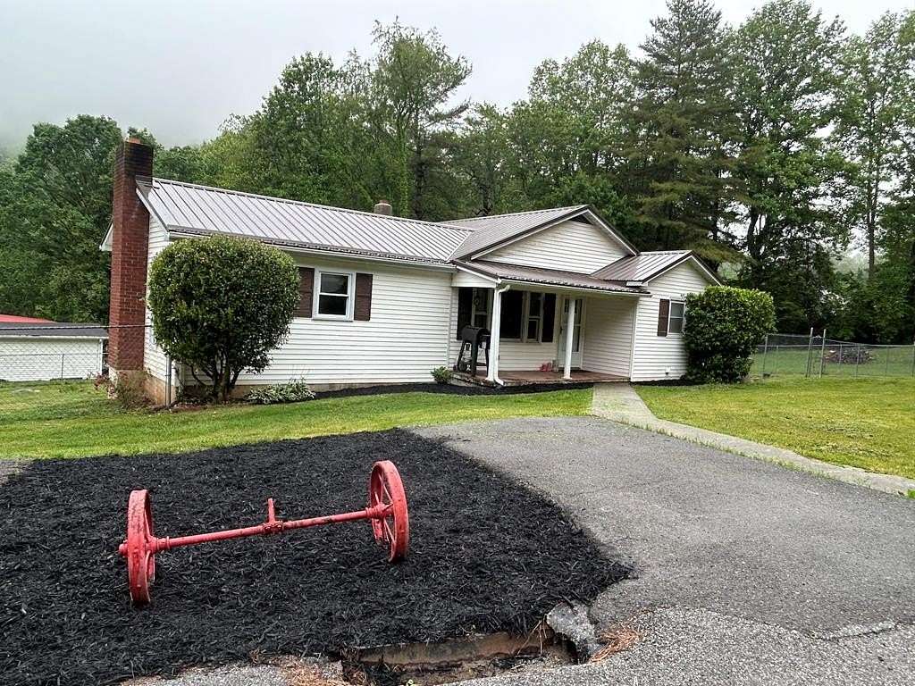 13.7 Acres of Land with Home for Sale in Wytheville, Virginia