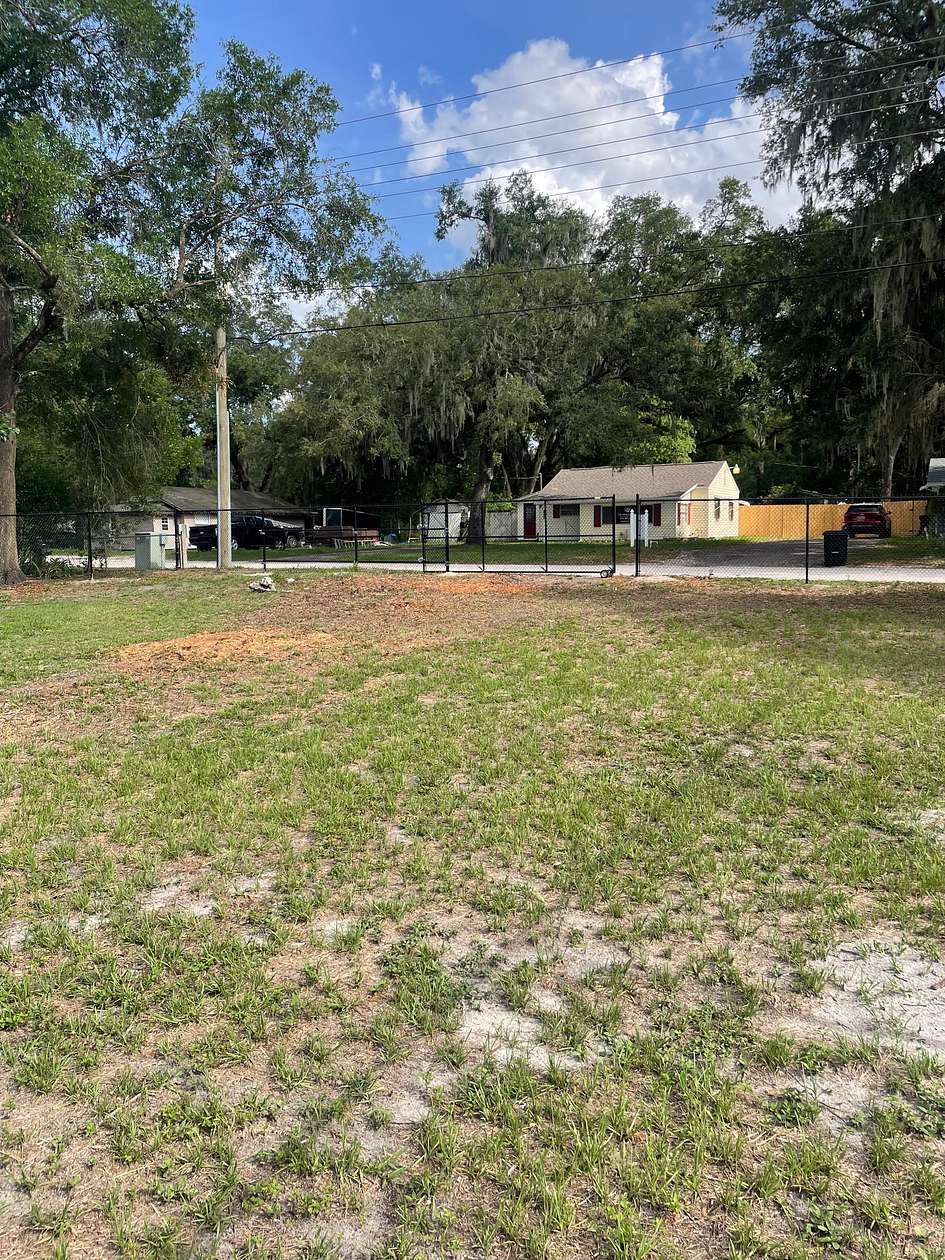 0.16 Acres of Commercial Land for Lease in Dade City, Florida