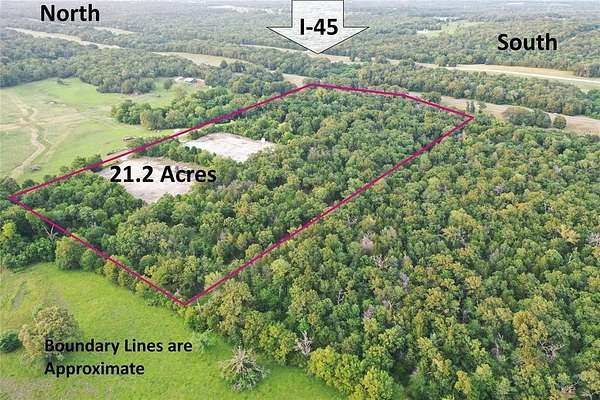 21.2 Acres of Recreational Land for Sale in Fairfield, Texas