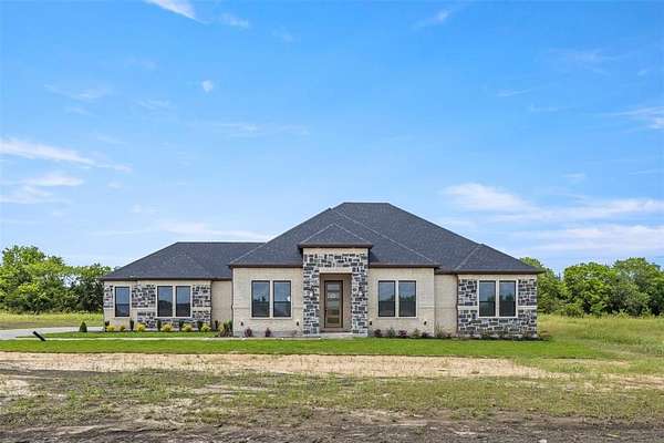 2.15 Acres of Land with Home for Sale in Paris, Texas