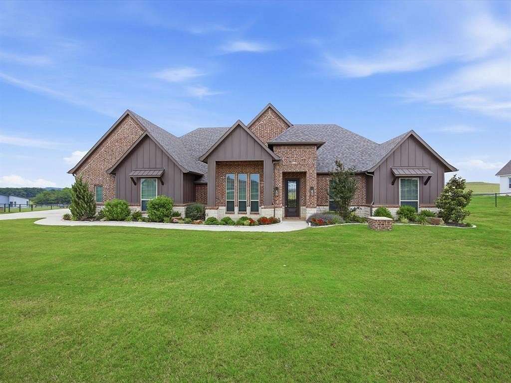 2 Acres of Land with Home for Sale in Decatur, Texas