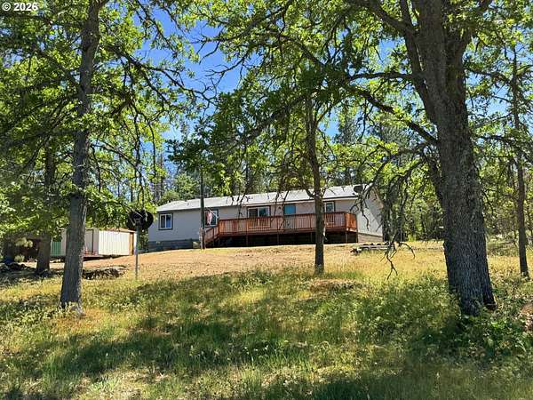 1.5 Acres of Land with Home for Sale in Goldendale, Washington