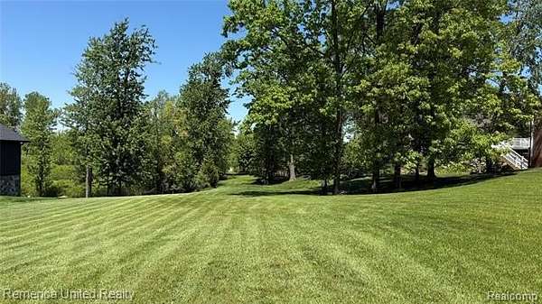 2 Acres of Residential Land for Sale in Linden, Michigan
