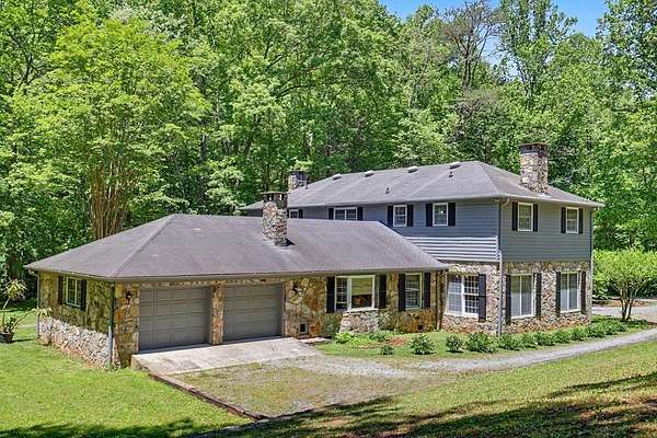 7.44 Acres of Land with Home for Sale in Hiawassee, Georgia