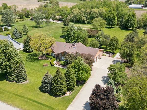 1.67 Acres of Land with Home for Sale in Homer Glen, Illinois