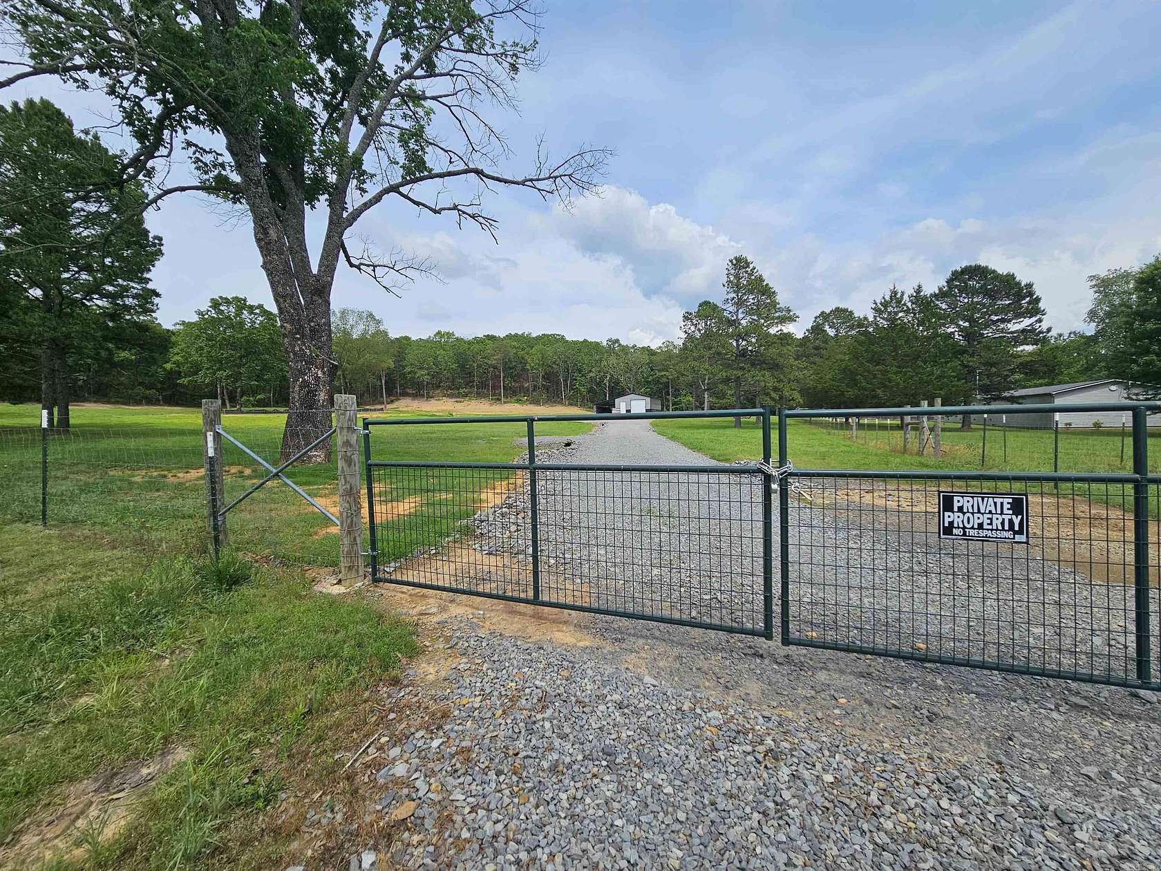 3.83 Acres of Residential Land for Sale in Bee Branch, Arkansas