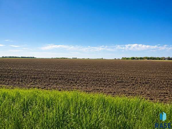 6 Acres of Residential Land for Sale in Harrisburg, South Dakota
