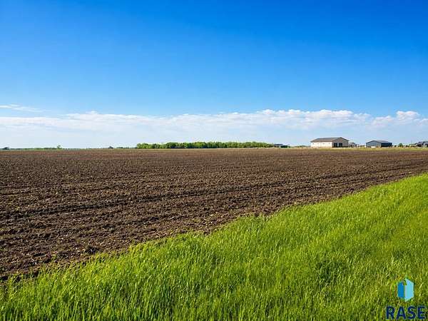 12 Acres of Land for Sale in Harrisburg, South Dakota