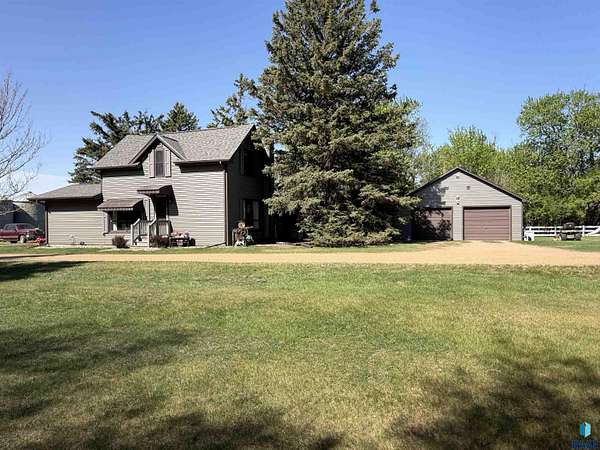 13 Acres of Land with Home for Sale in Humboldt, South Dakota