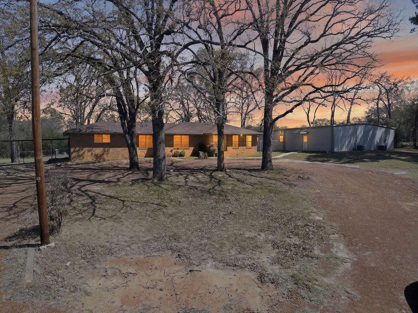 3.5 Acres of Improved Commercial Land for Sale in Eustace, Texas