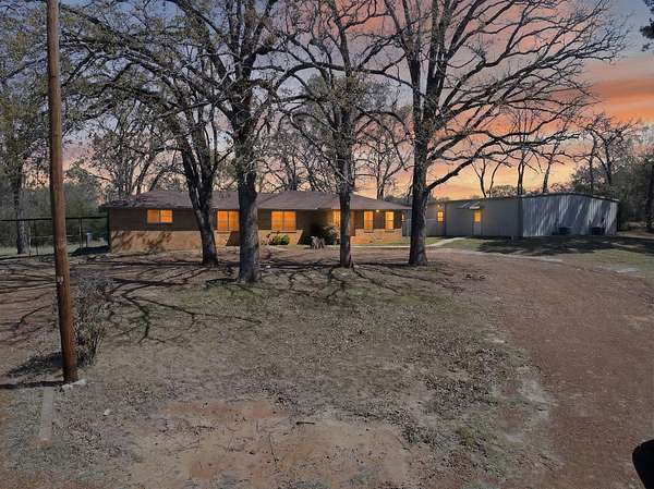 3.5 Acres of Improved Commercial Land for Sale in Eustace, Texas