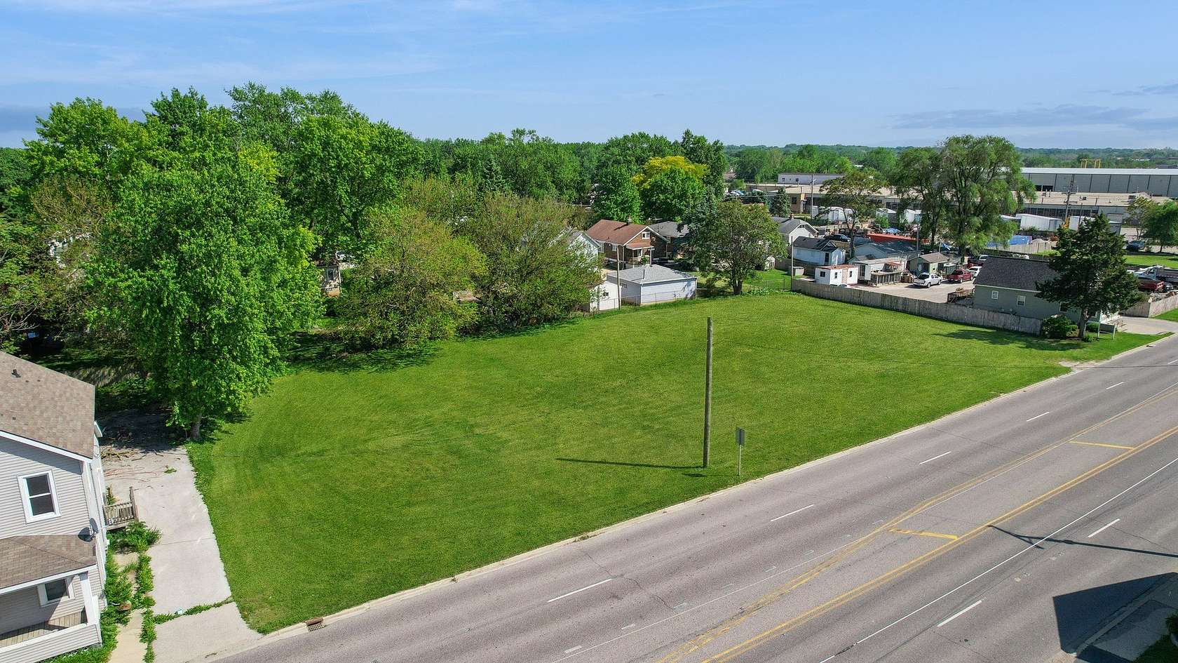 0.68 Acres of Commercial Land for Sale in Aurora, Illinois