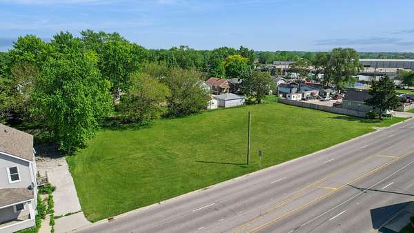 0.68 Acres of Commercial Land for Sale in Aurora, Illinois