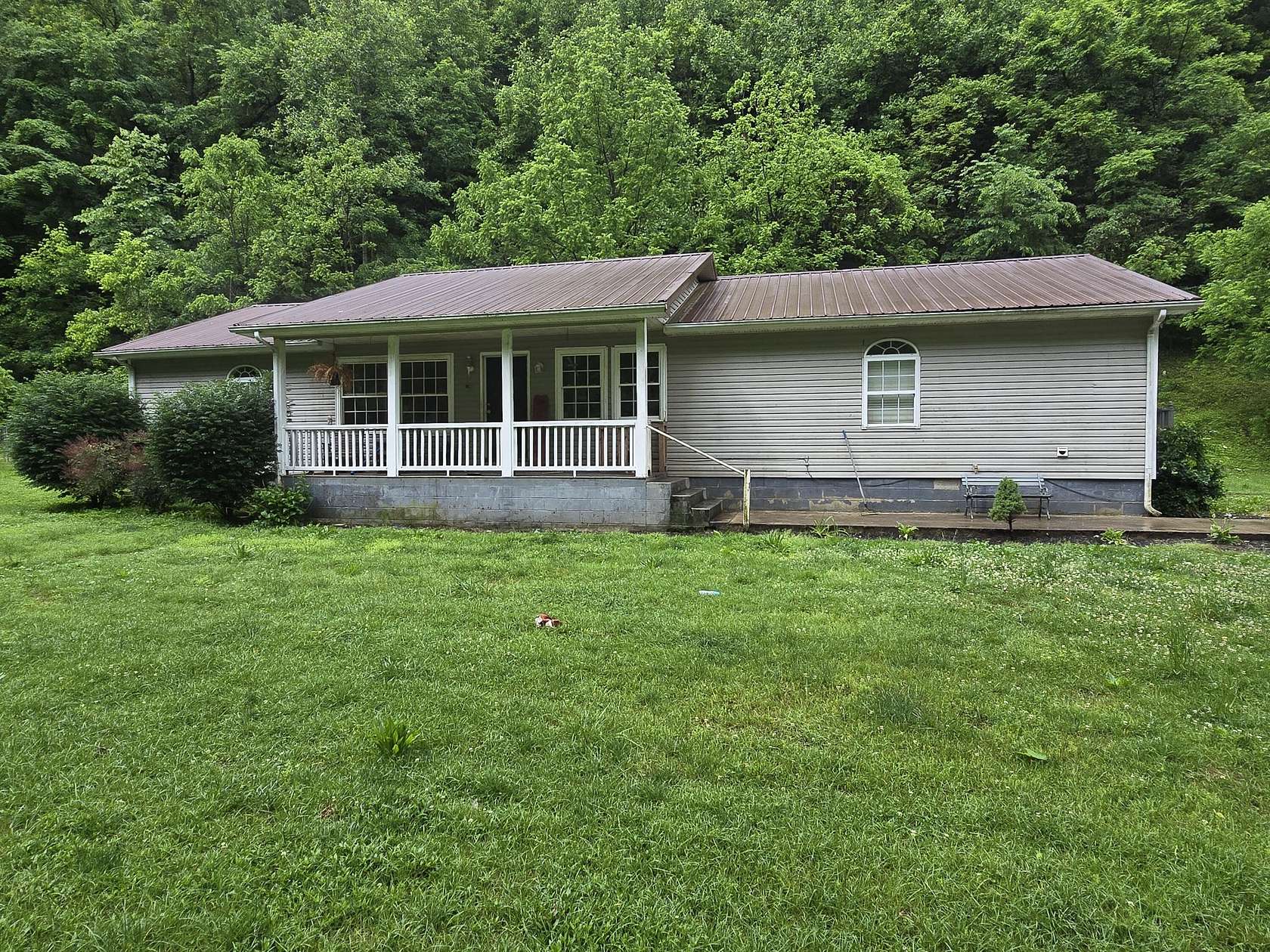 18 Acres of Recreational Land with Home for Sale in Dry Creek, Kentucky