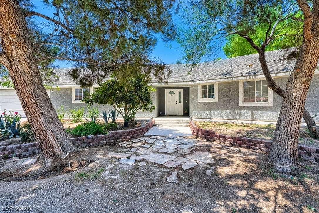 2.19 Acres of Land with Home for Sale in Las Vegas, Nevada