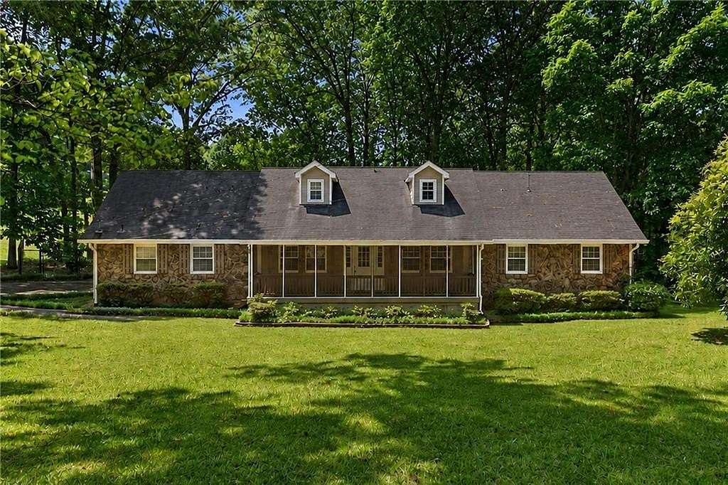 1.65 Acres of Land with Home for Sale in Stockbridge, Georgia