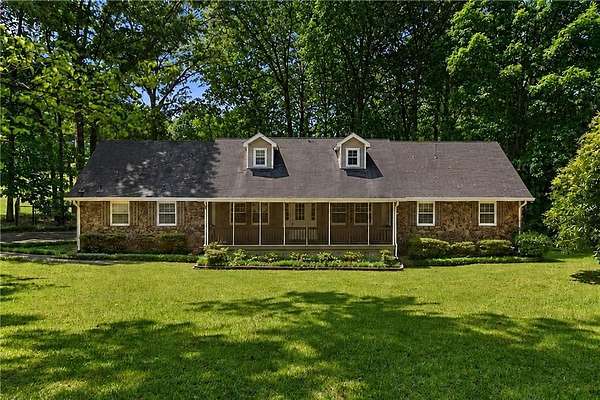 1.65 Acres of Land with Home for Sale in Stockbridge, Georgia