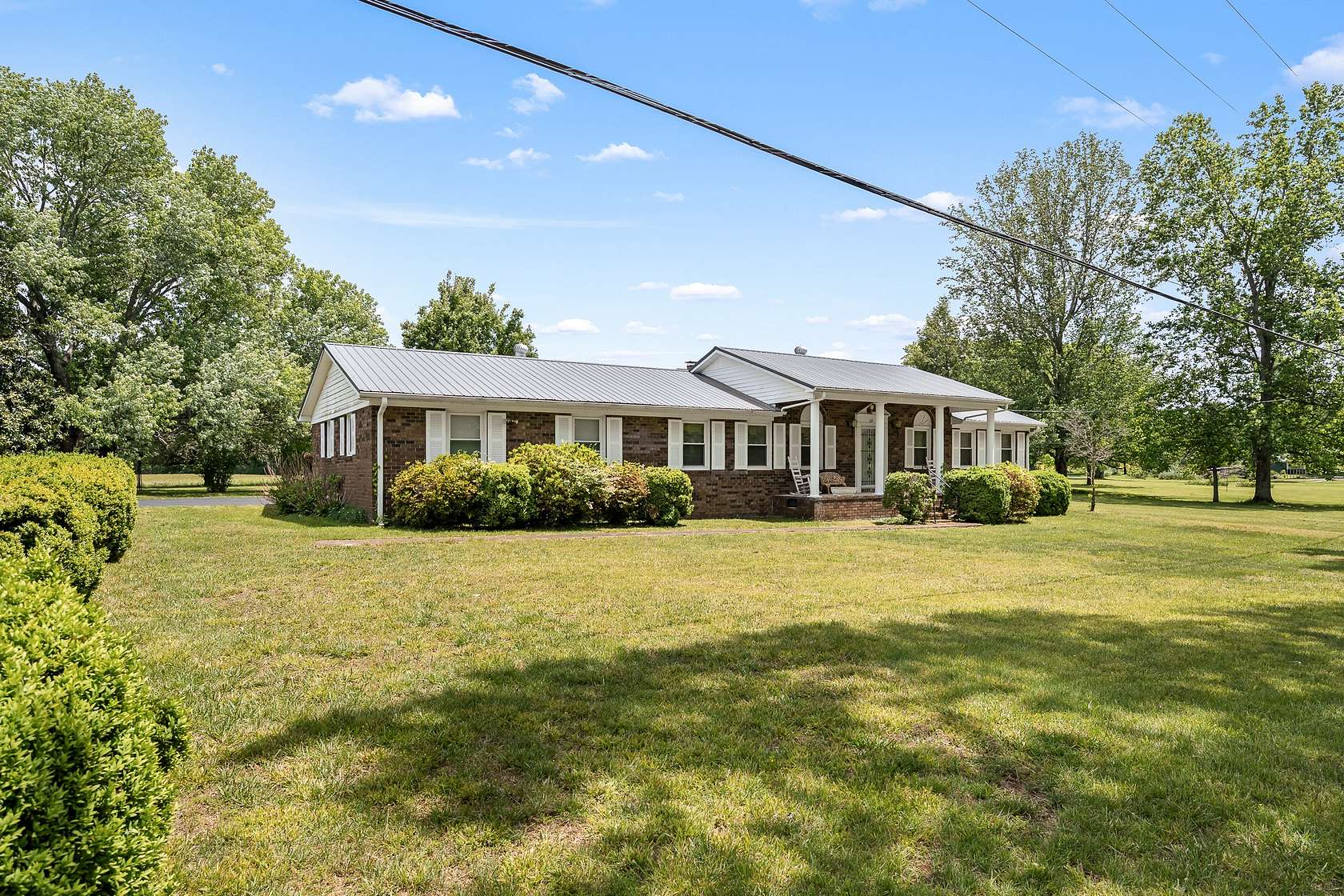 17.1 Acres of Recreational Land with Home for Sale in Manchester, Tennessee