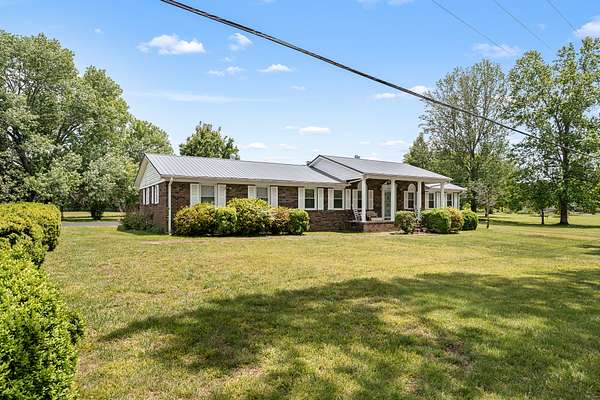 17.1 Acres of Recreational Land with Home for Sale in Manchester, Tennessee