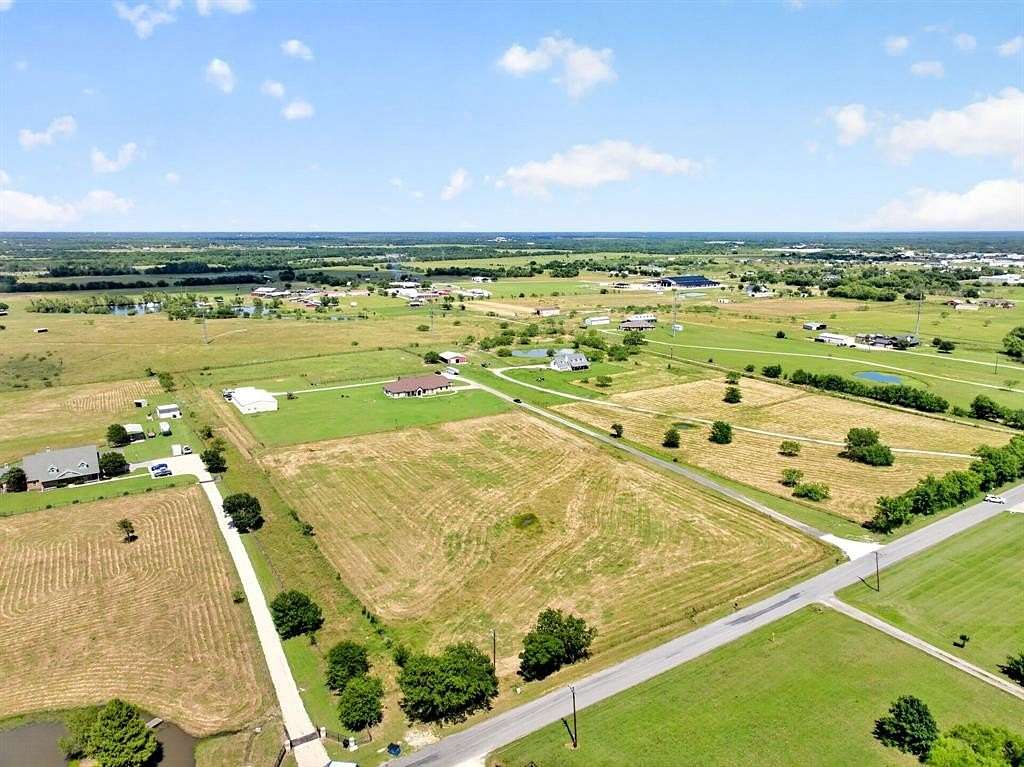 10 Acres of Improved Mixed-Use Land for Sale in Royse City, Texas