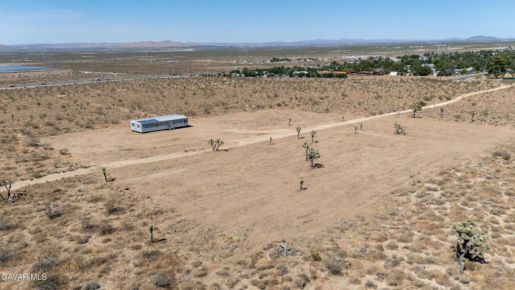 2.5 Acres of Residential Land for Sale in Pearblossom, California
