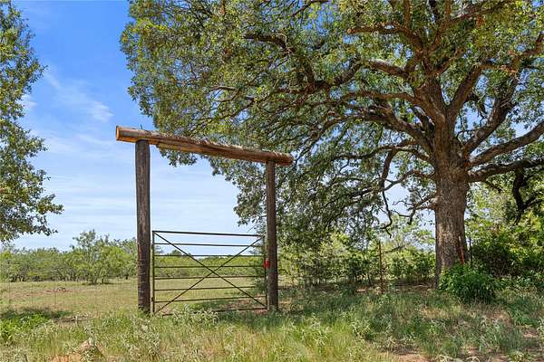 733 Acres of Land for Sale in Kemp, Texas