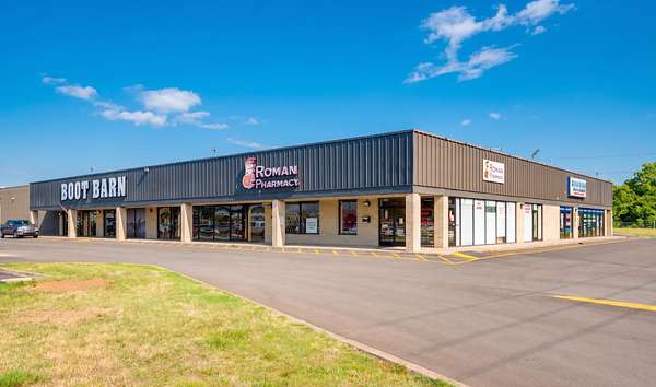 2.4 Acres of Improved Commercial Land for Sale in Goodlettsville, Tennessee