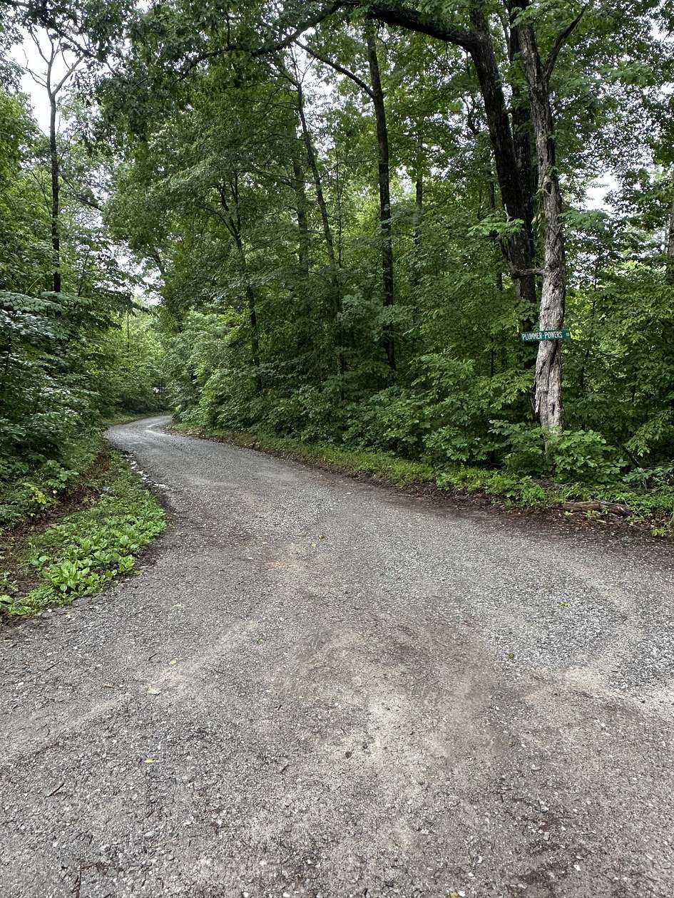 10 Acres of Residential Land for Sale in Cumberland City, Tennessee
