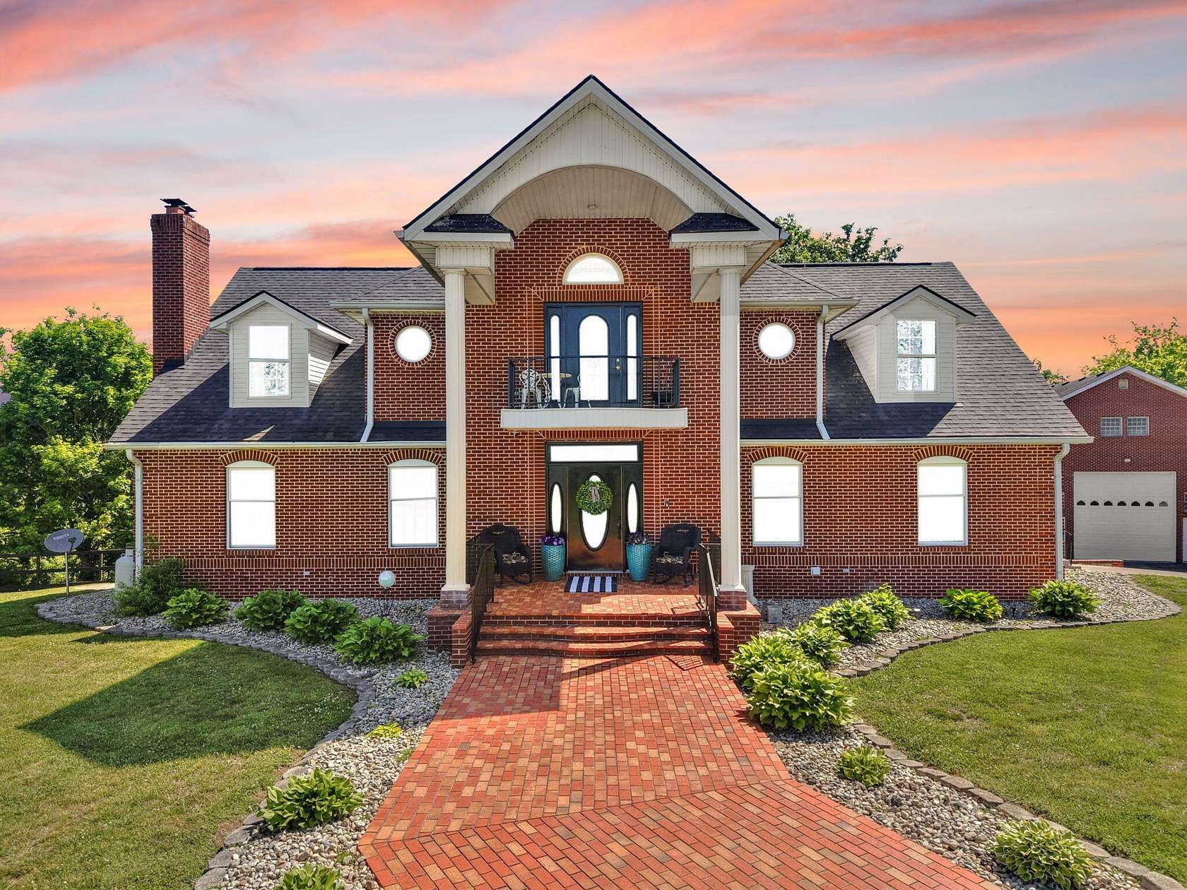 8 Acres of Land with Home for Sale in Somerset, Kentucky