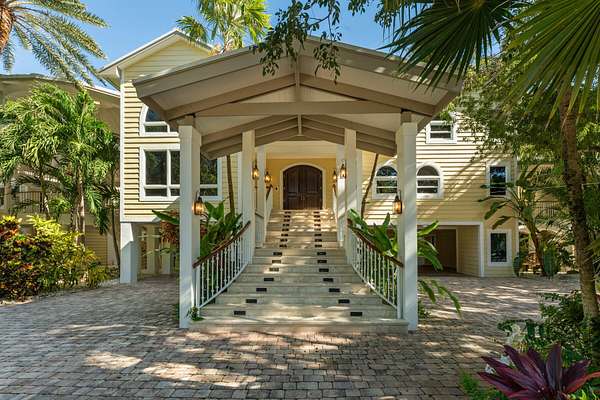 7.64 Acres of Land with Home for Sale in Plantation Key, Florida