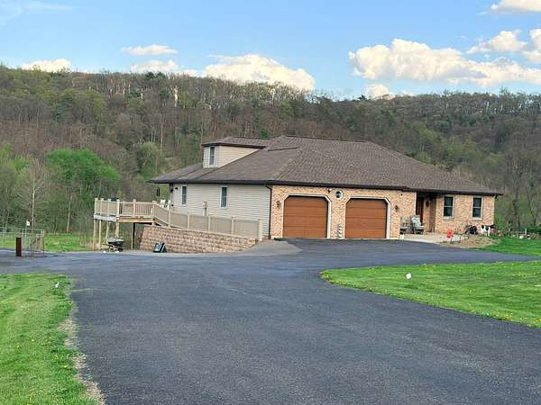 4.2 Acres of Land with Home for Sale in Selinsgrove, Pennsylvania