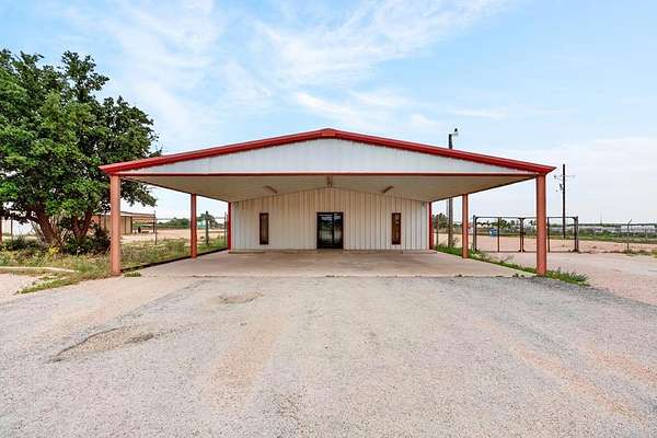 3.4 Acres of Improved Commercial Land for Sale in Big Spring, Texas