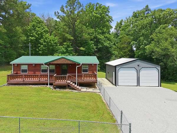 2.17 Acres of Land with Home for Sale in Columbia, Tennessee