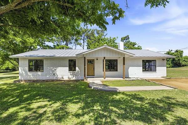 3.9 Acres of Land with Home for Sale in Fredericksburg, Texas