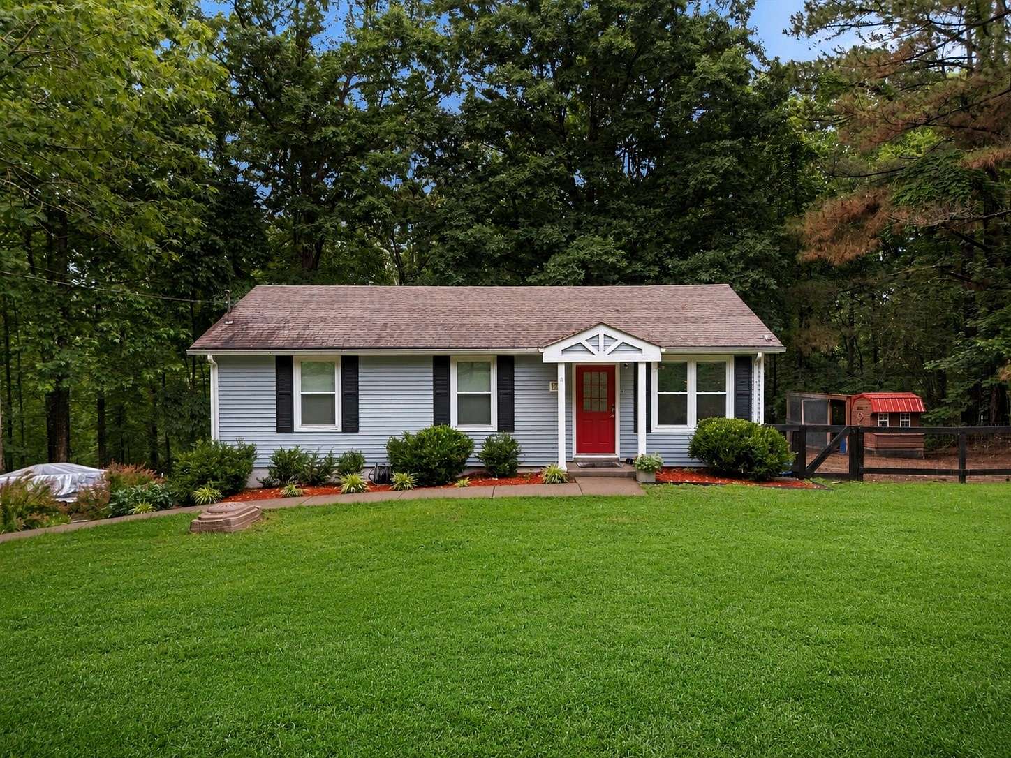 2.6 Acres of Land with Home for Sale in Ashland City, Tennessee