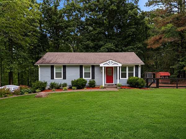 2.6 Acres of Land with Home for Sale in Ashland City, Tennessee
