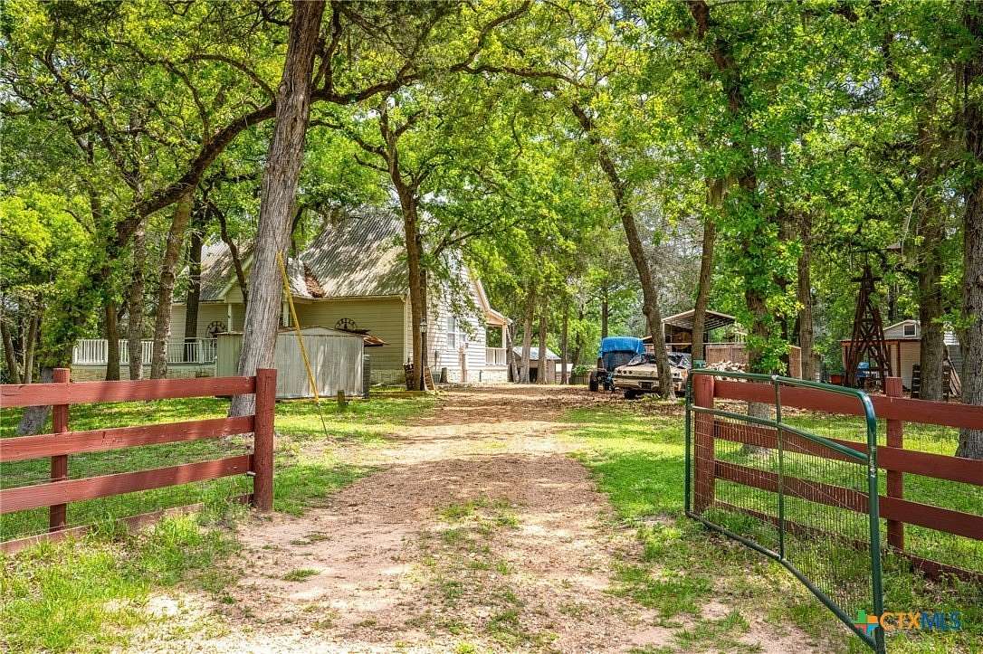 10.2 Acres of Land with Home for Sale in Columbus, Texas