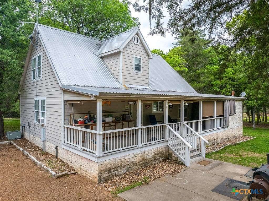 10.2 Acres of Land with Home for Sale in Columbus, Texas