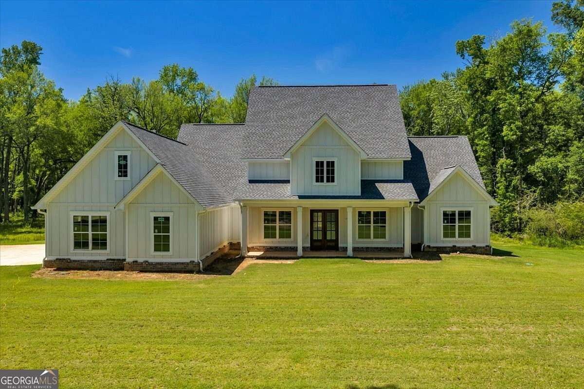 17.4 Acres of Land with Home for Sale in Kathleen, Georgia