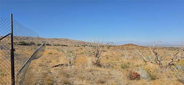 20 Acres of Land for Sale in Littlerock, California