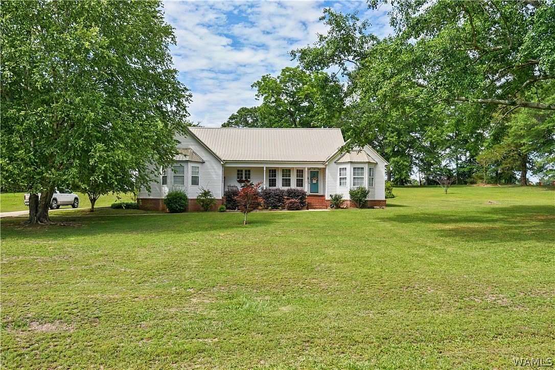 1.5 Acres of Land with Home for Sale in Gordo, Alabama