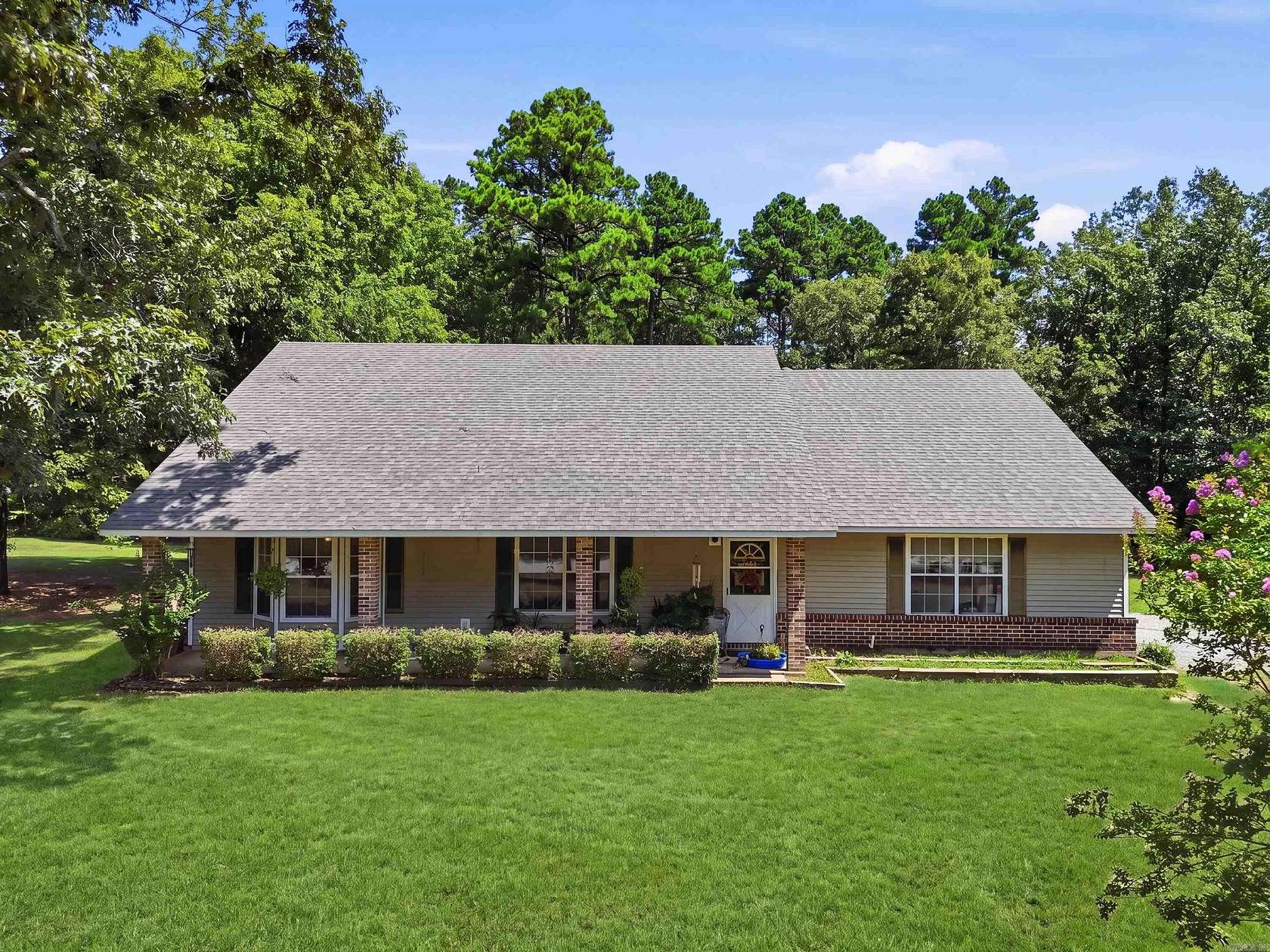 4.52 Acres of Land with Home for Sale in Fordyce, Arkansas