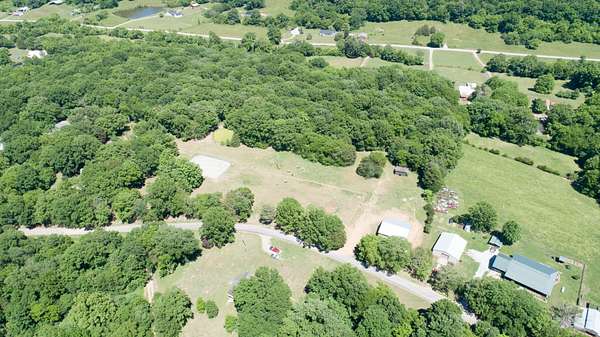 4.5 Acres of Residential Land for Sale in Prospect, Tennessee