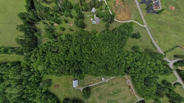 10 Acres of Recreational & Residential Land for Sale in Shelbyville, Tennessee