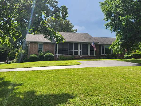 4.1 Acres of Land with Home for Sale in Lebanon, Tennessee