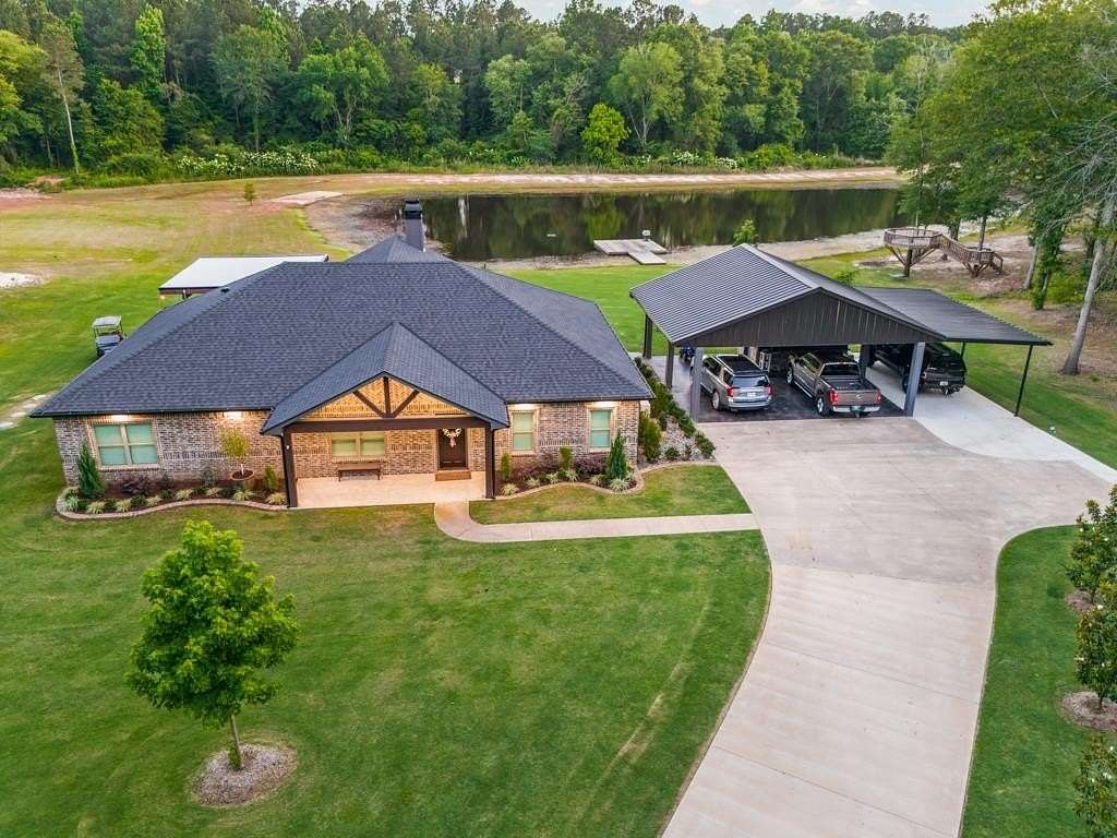 15 Acres of Recreational Land with Home for Sale in Kilgore, Texas