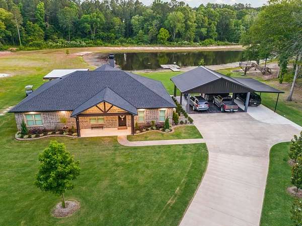 15 Acres of Recreational Land with Home for Sale in Kilgore, Texas
