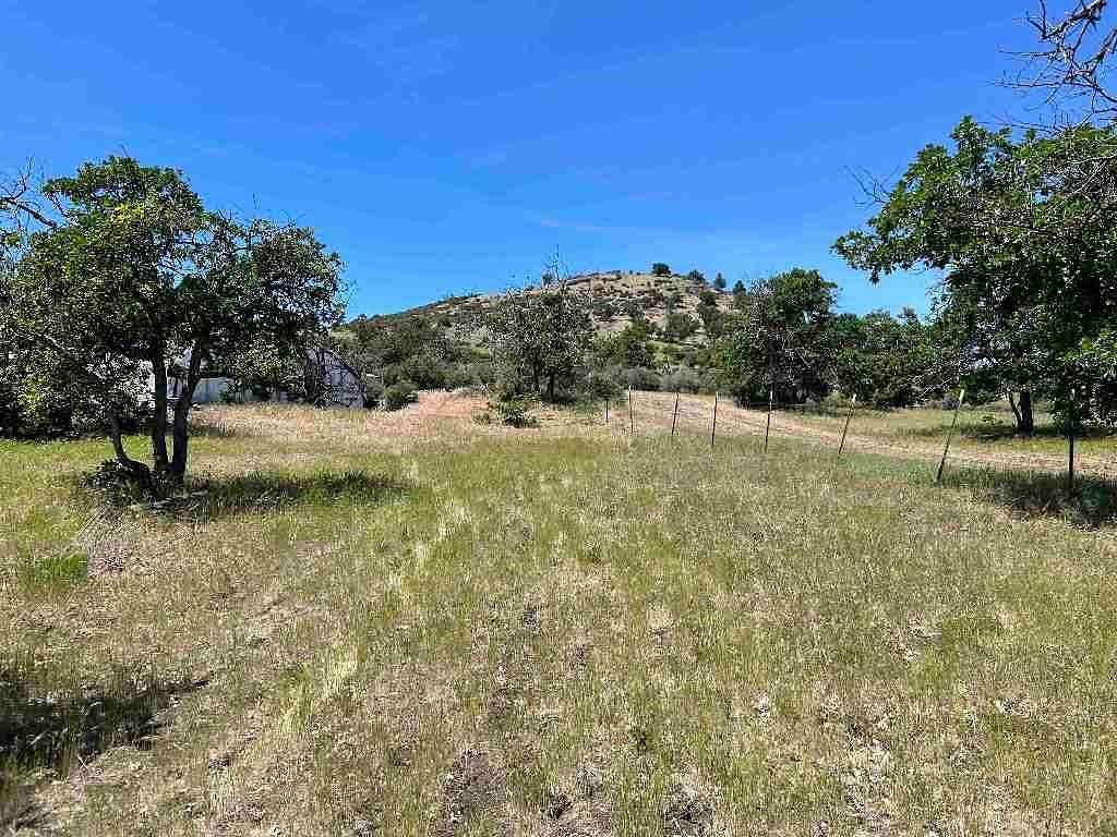 2.5 Acres of Land for Sale in Hornbrook, California