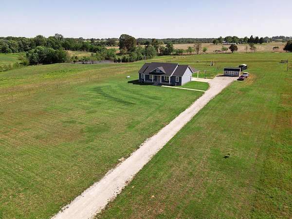 18.4 Acres of Land with Home for Sale in Russellville, Kentucky